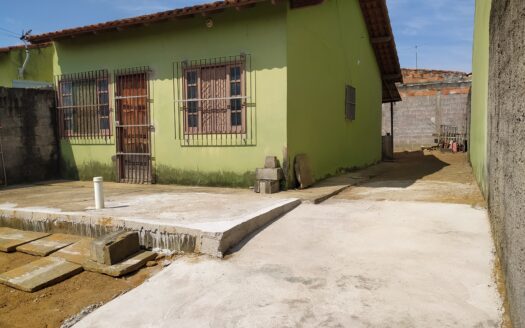 Casa de 2 quartos com quintal em Macafé, Serra, ES