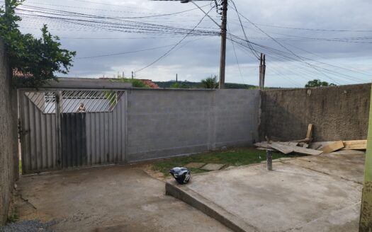 Casa de 2 quartos com quintal em Macafé, Serra, ES