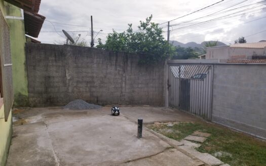 Casa de 2 quartos com quintal em Macafé, Serra, ES